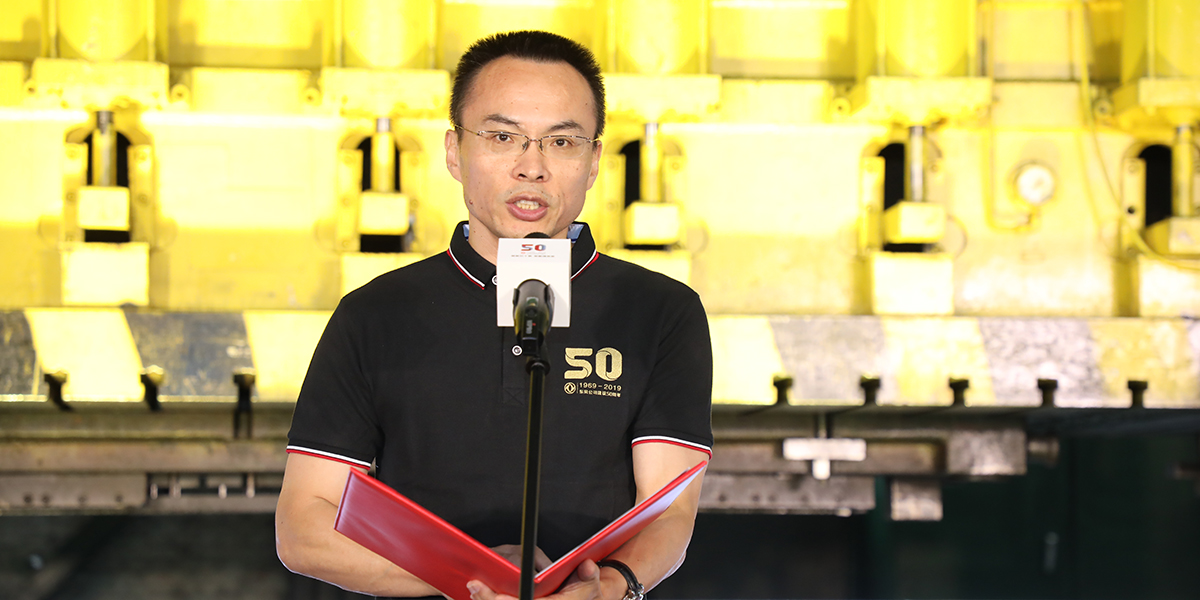 東風公(gōng)司新(xin)聞髮(fa)言人(ren)、黨委(wei)工(gong)作(zuò)部(bu)副部(bu)長(zhang)秦捷緻辭